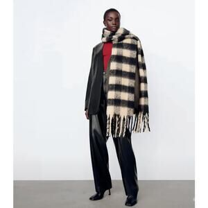 Oversize Fuzzy Soft Tan Buffalo Plaid Scarf Shawl Fringe Cottagecore Snuggly NWT